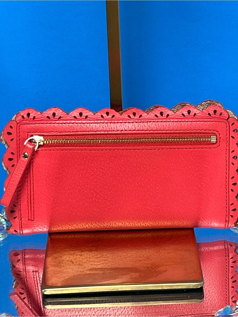 kate spade red scalloped leather continental wallet - Picture 2 of 15